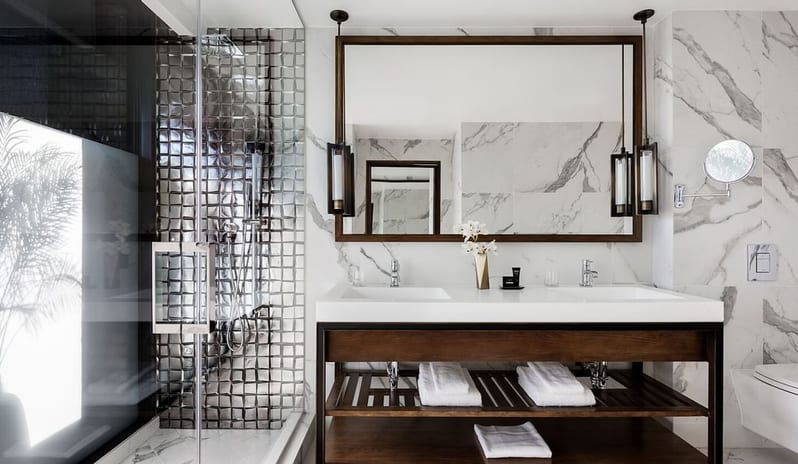 Dream Hollywood - 1 King Bed Gold Bathroom